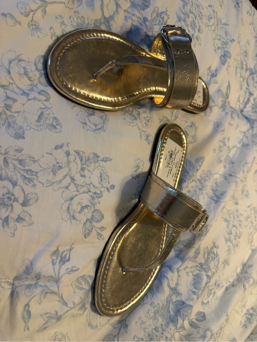 Tory Burch Metallic Gold Buckle Thong Sandals 7.5 never worn